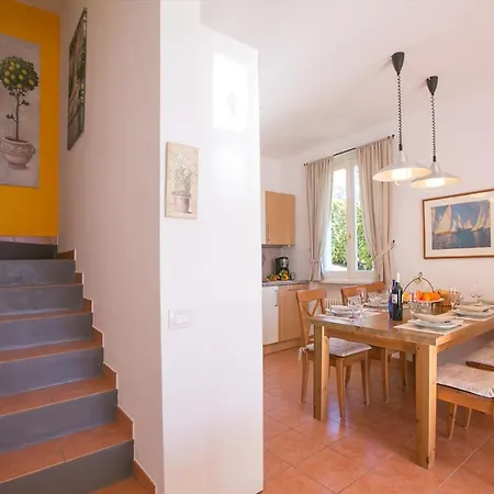 Sleeps 7 Mezzegra