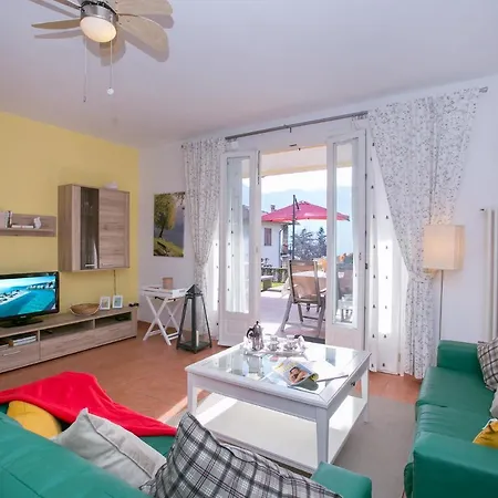 Сasa de vacaciones Sleeps 7 Mezzegra