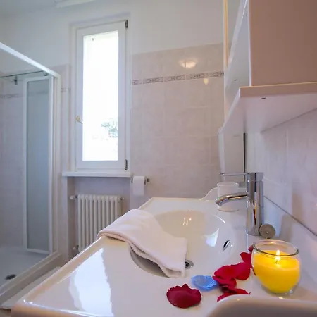 Sleeps 7 Mezzegra