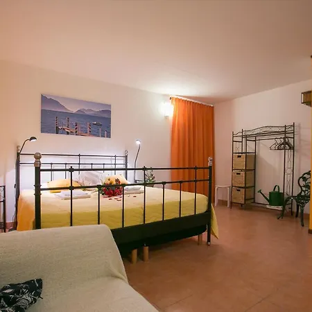 Sleeps 7 * Mezzegra